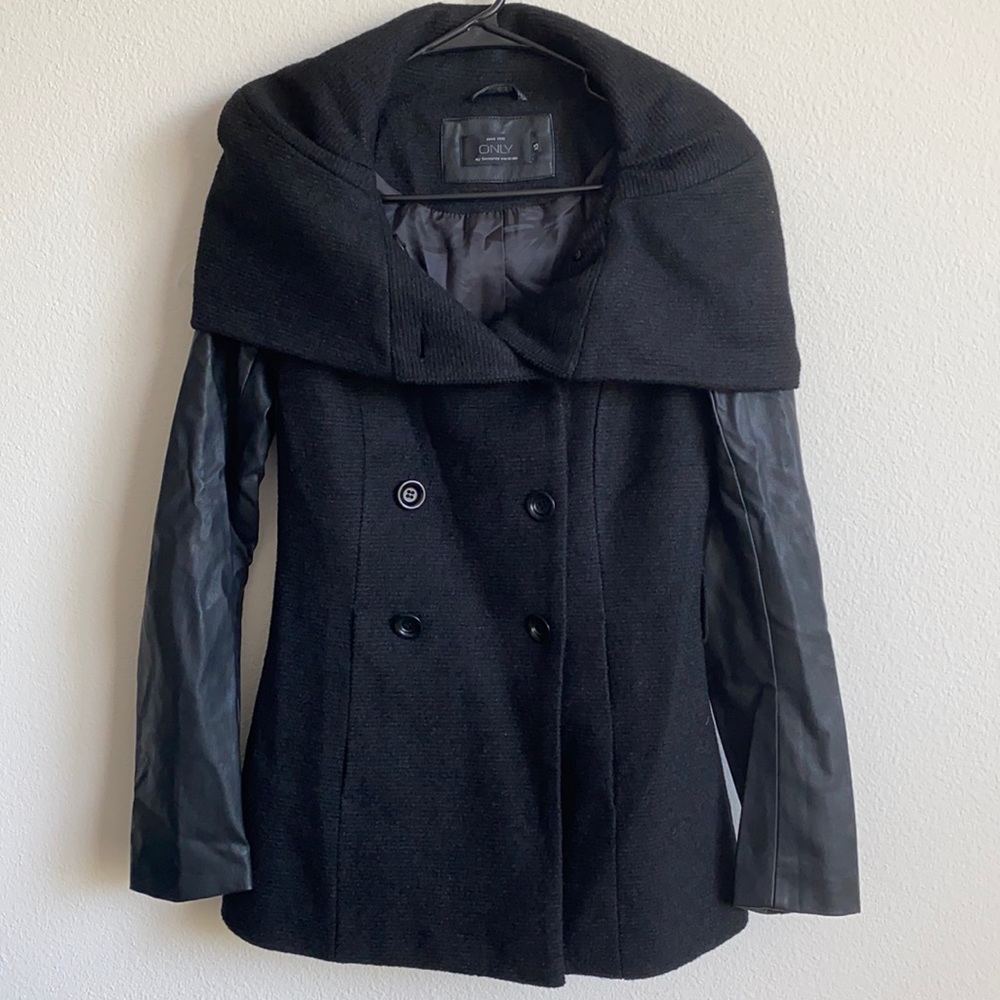 ONLY coat with faux leather sleeves (XS)